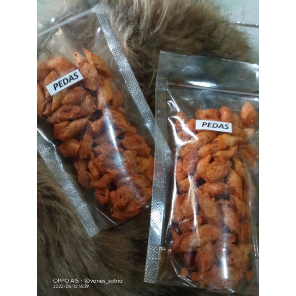 

keripik lumpia balado,pedas manis 100gr home made mom'svanesta