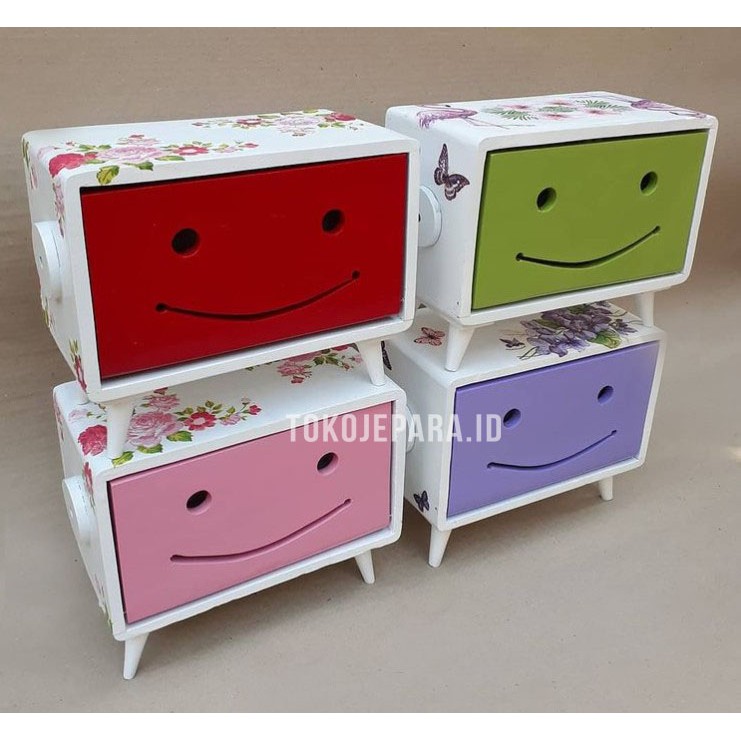 TEMPAT TISU SMILE BAHAN KAYU