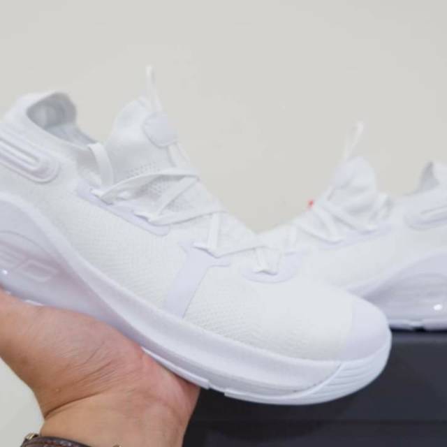 curry 6 triple white