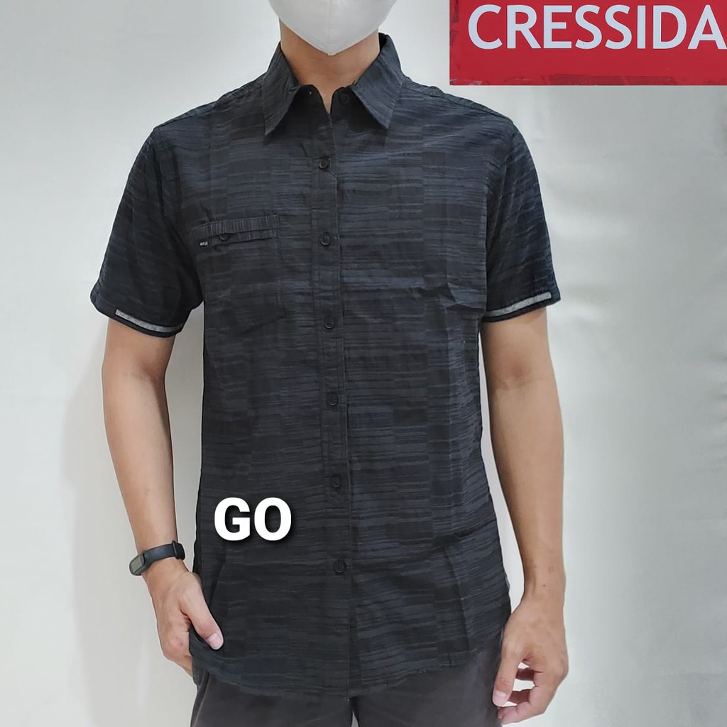 BB CRESSIDA KEMEJA PRIA SLIMFIT Kemeja Denim Pendek