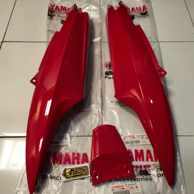 BODY BELAKANG KANAN-KIRI MIO SPORTY MIO SMILE ORIGINAL YAMAHA WARNA MERAH MARON MARUN