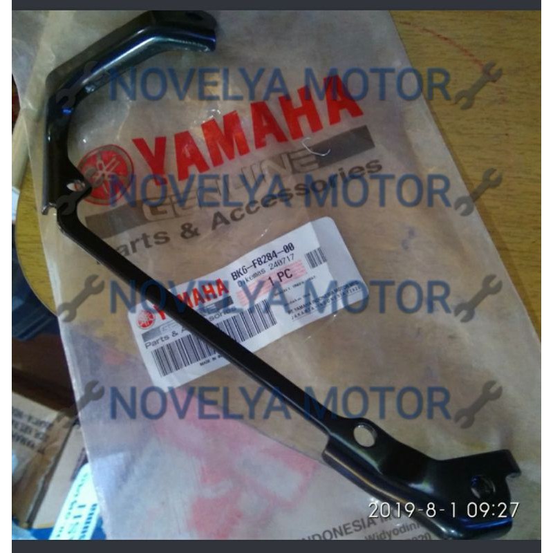 BRACKET, UNDER BREKET CAGAK FAIRING BAWAH KANAN R15 R 15 VVA V3 VIXION R ORI YAMAHA BK6-F8284-00