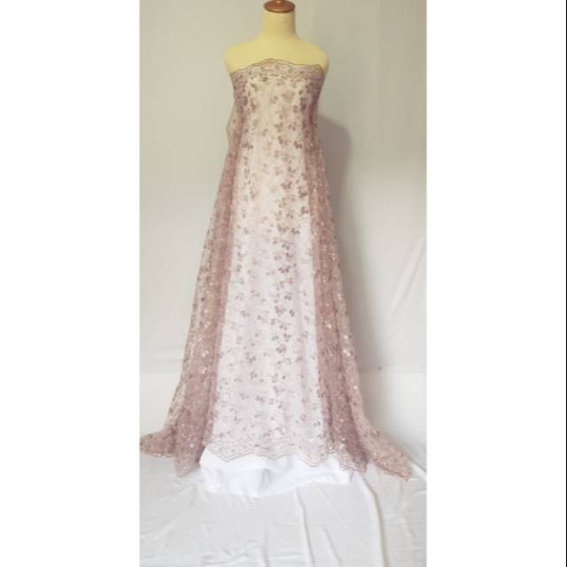 Kain tile motif daun