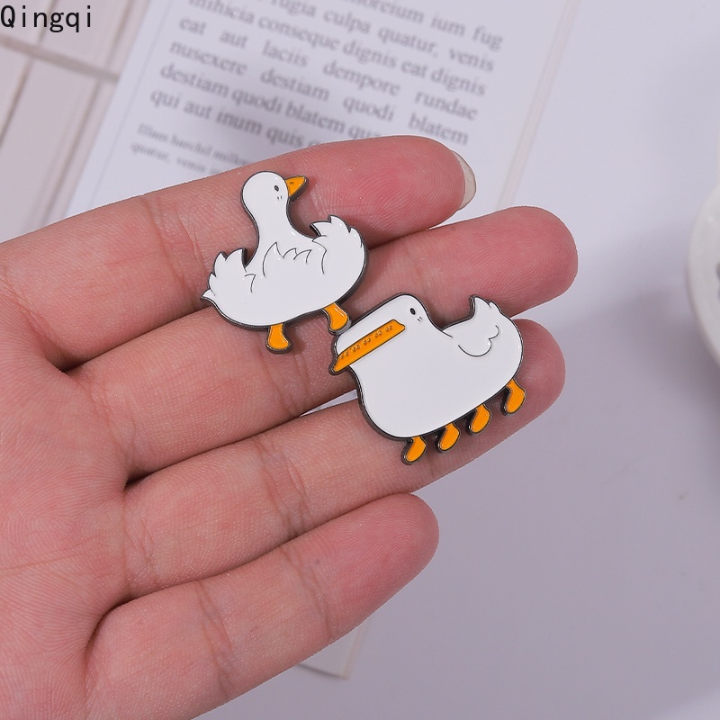 Bros Pin Enamel Bentuk Kartun Bebek Putih Untuk Hadiah