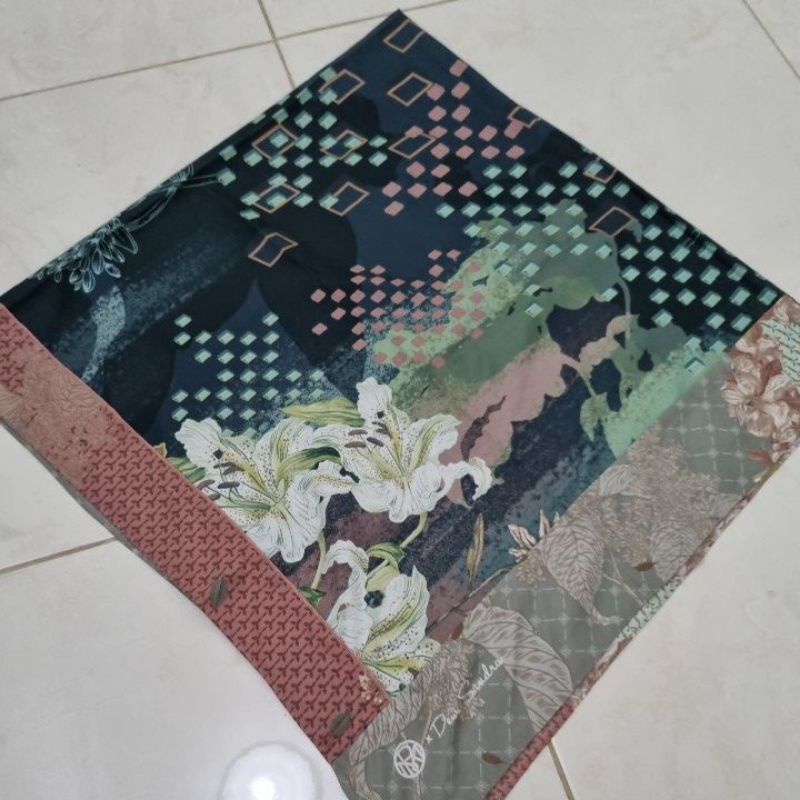 Preloved VVGC Hijab Voal Ria miranda x Dewi Sandra Dianta Scarf