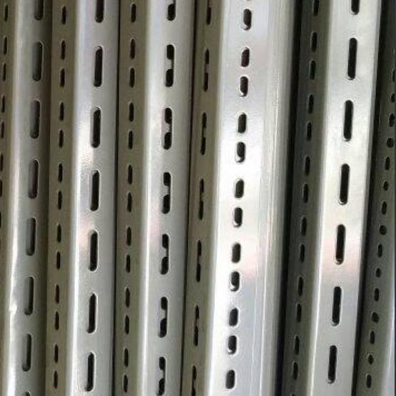 Besi siku lobang 1,8mmx3.6x3.6 panjang 3 m