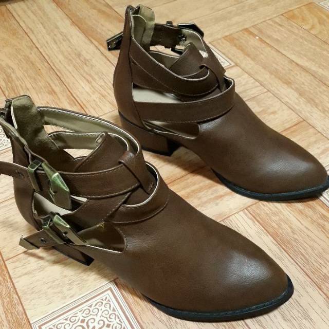 Cut out boots