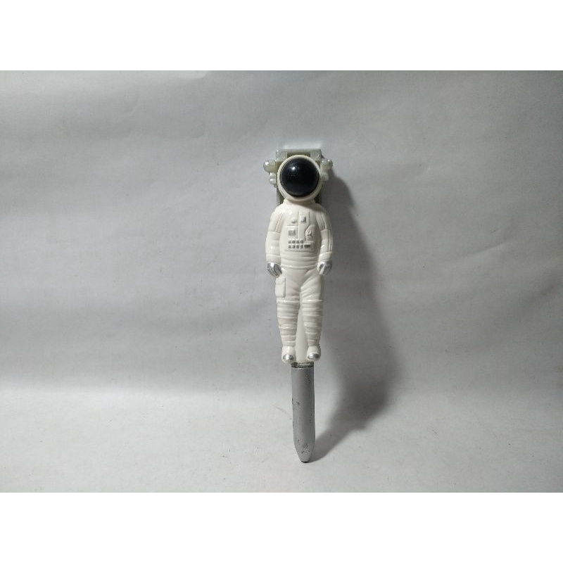 

Bolpen Bolpoint Pulpen Astronot Astronaut Musium Art Science Museum Seni Iptek Marina Bay Sands Singapore Singapura Nasa ISS Jadul Vintage Classic Retro Antik Klasik Langka Oldies Rare Limited Special Collectors Edition Unique Fun Kado Gift Unik Lucu Toys