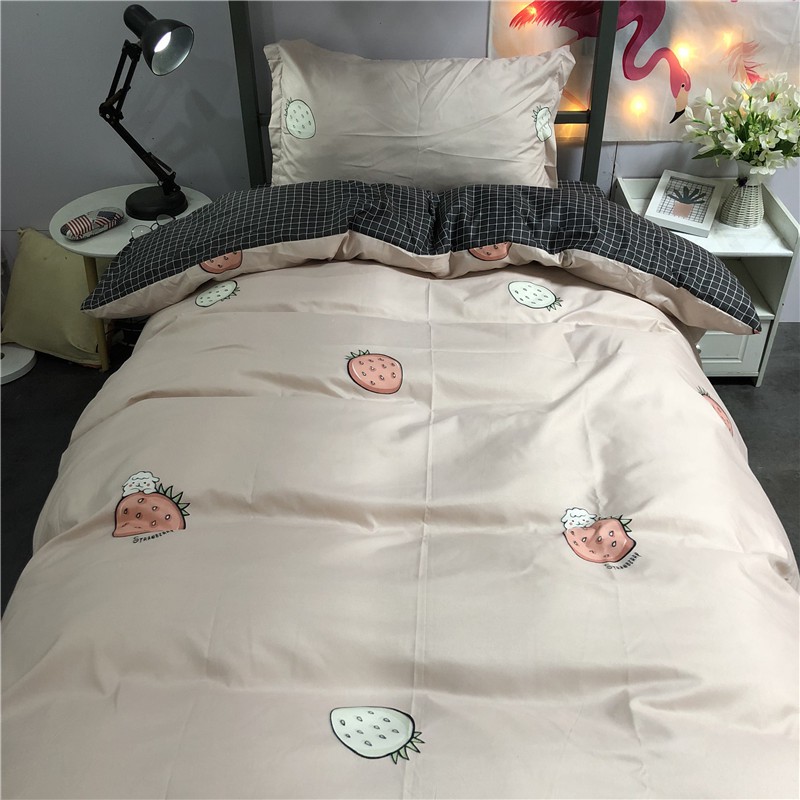 Set 4Pcs Sprei Sarung Bantal dan Selimut dengan Bahan Set 4Pcs Sprei Sarung Bantal dan Selimut dengan Bahan