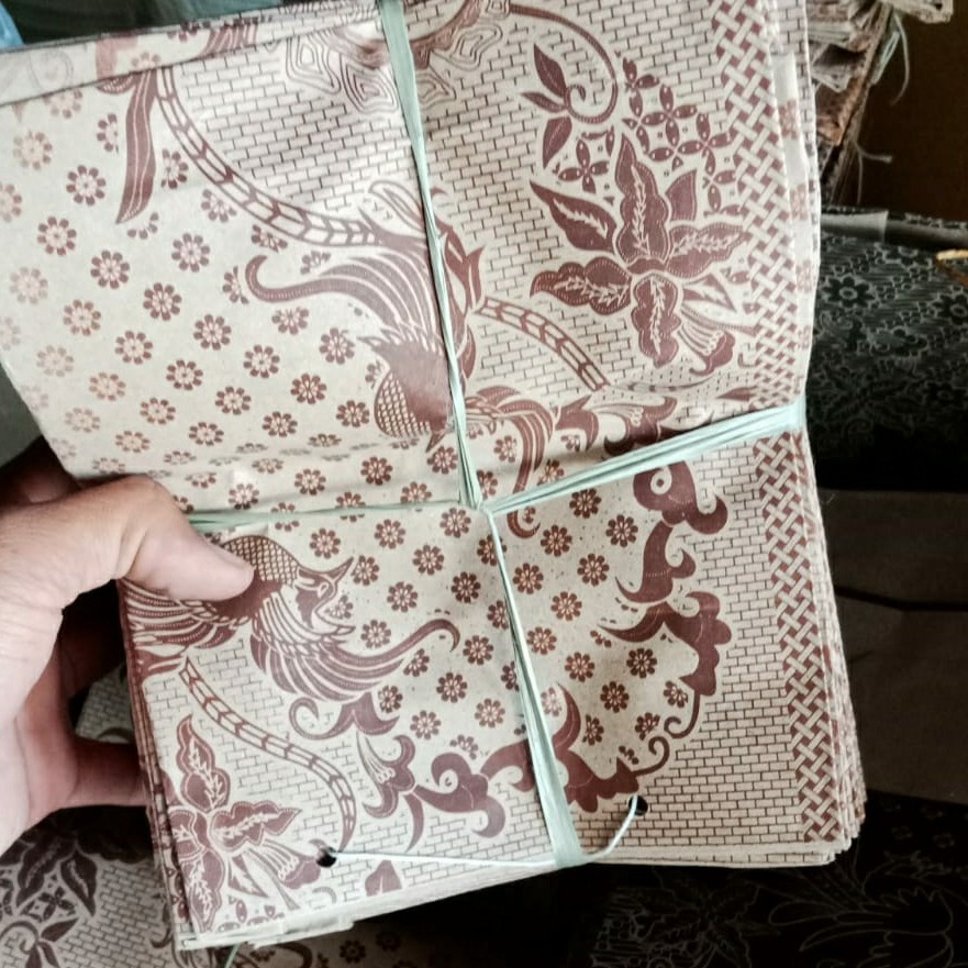 

TAS KERTAS, PAPER BAG BATIK 22 x 17 cm (isi 50 pcs), goddie bag
