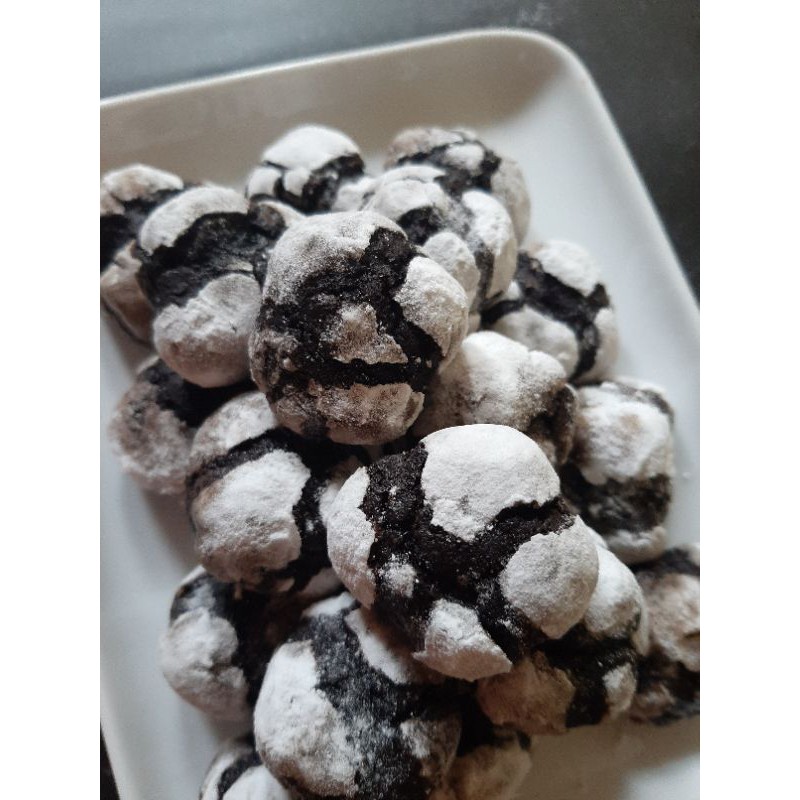 

Black Crinkle Cookies