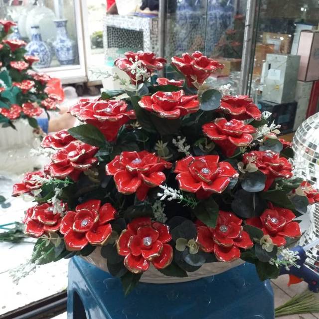 Bunga keramik london merah