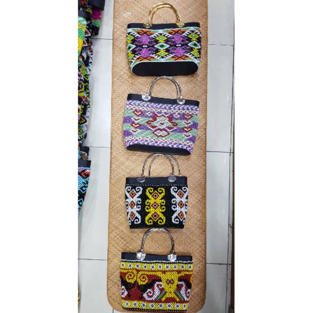 Tas manik khas kalimantan
