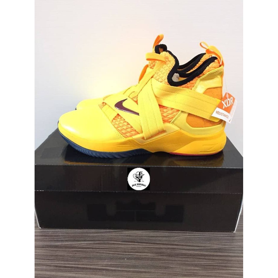 nike lebron soldier 12 cavs yellow