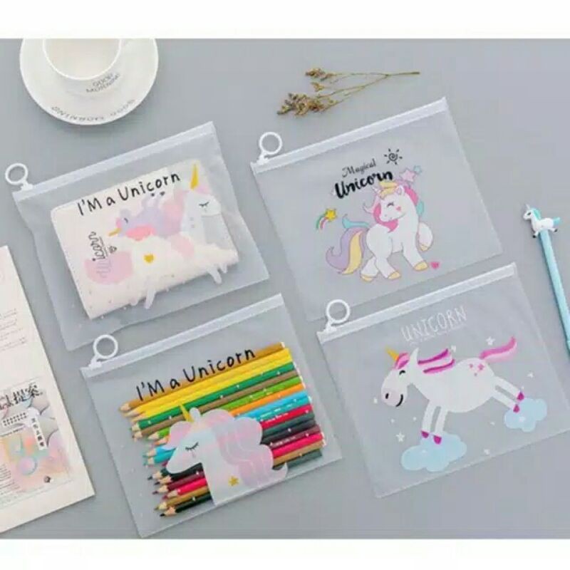 

ZIPPER POUCH TRANSPARENT A5 MOTIF UNICORN