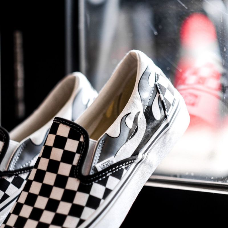 VANS SLIP ON CHECKERBOARD FLAME