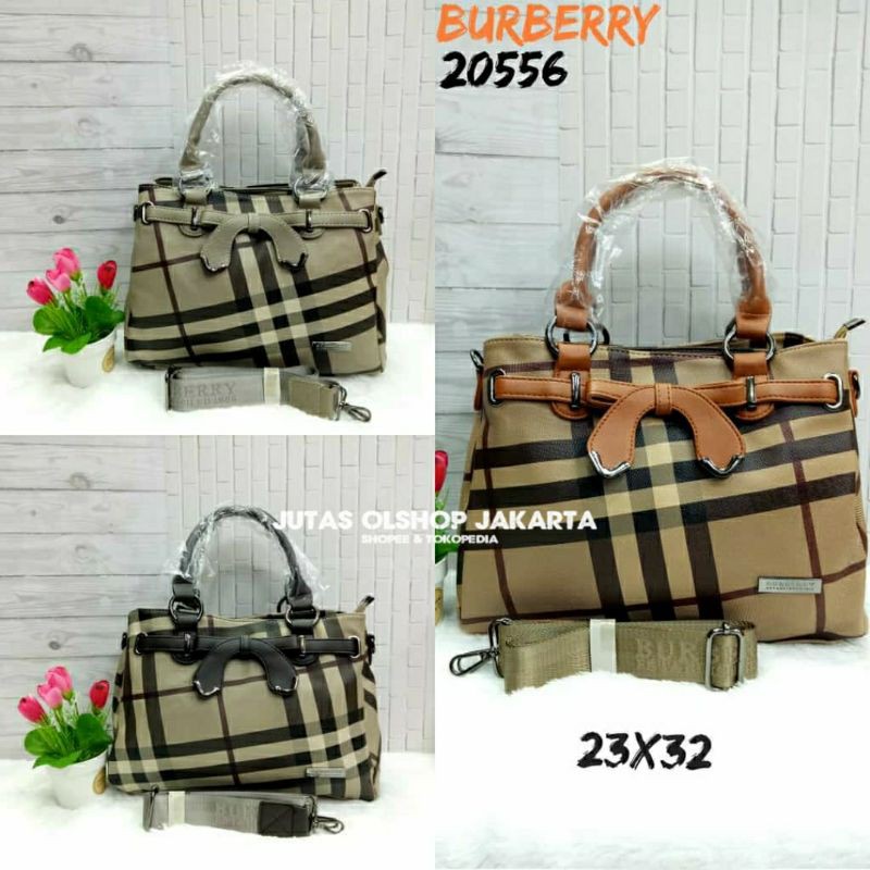 TAS SELEMPANG BURBERRY  20556  TERDAPAT 3 RUANG UTAMA BISA SELEMPANG