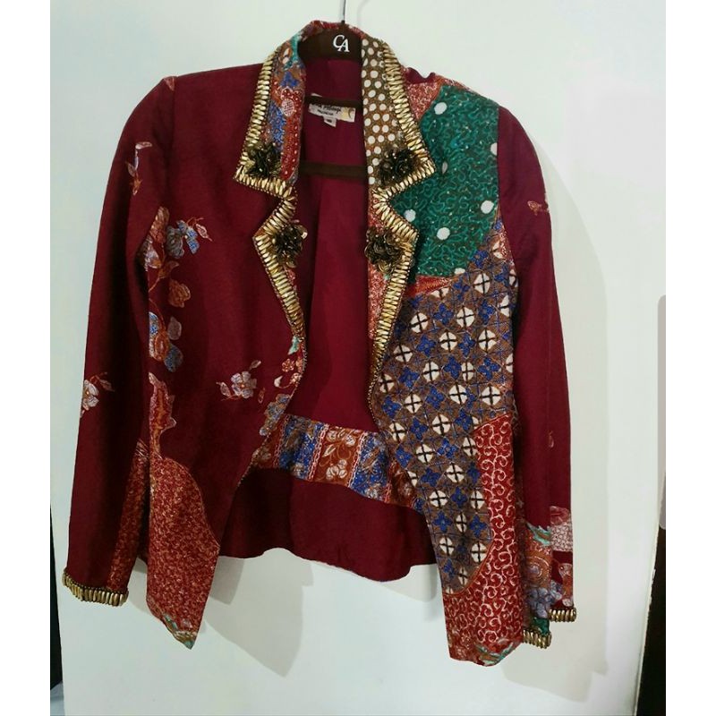 Dian Pelangi Blazer Maroon preloved
