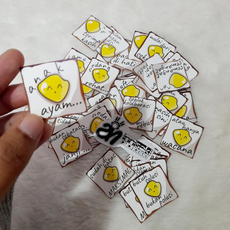 

STICKER SQUARE SERIES DESAIN TELUR CEPLOK DENGAN BERBAGAI KATA LUCU / STIKER TERBARU LUCU UNIK