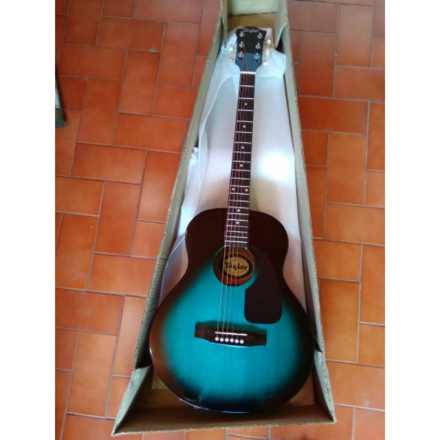 Gitar Akustik Taylor Custom