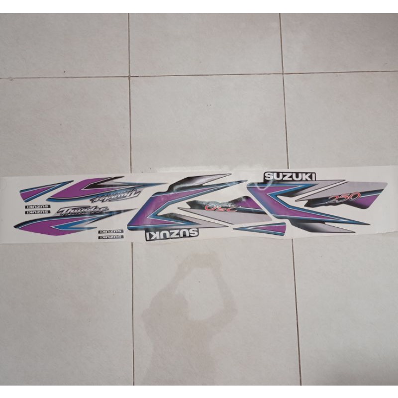 stiker striping tangki tutup aki bodi belakang hitam silver thunder 250
