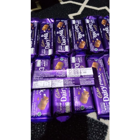 Coklat Cadbury 62gr rijek / patah