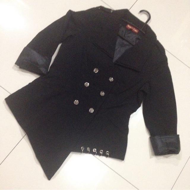 Bodyline gothic blazer