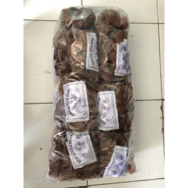 

KERUPUK PETIS MENTAH KHAS KENDAL CAP RAJAWALI PER BAL ISI 15 PCS