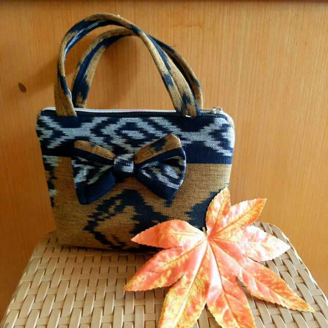 

Hand bag pita tenun (15cm x 20cm)