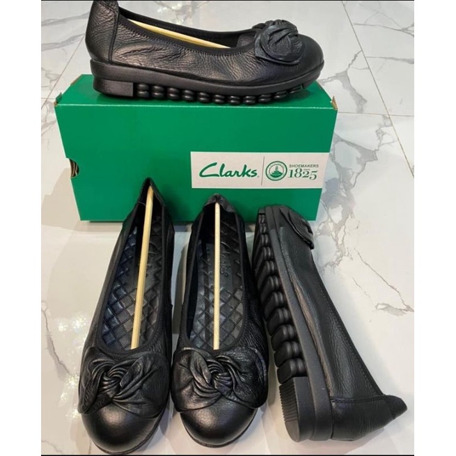 sepatu clarks