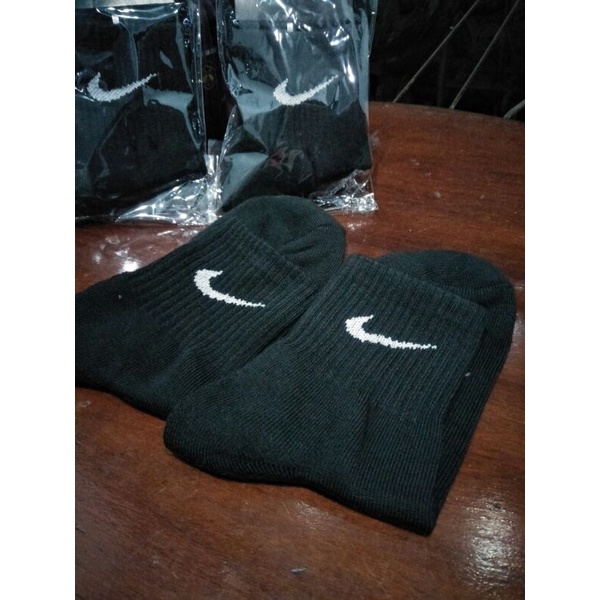 KAOS KAKI NIKE HITAM (TIDAK ORI)