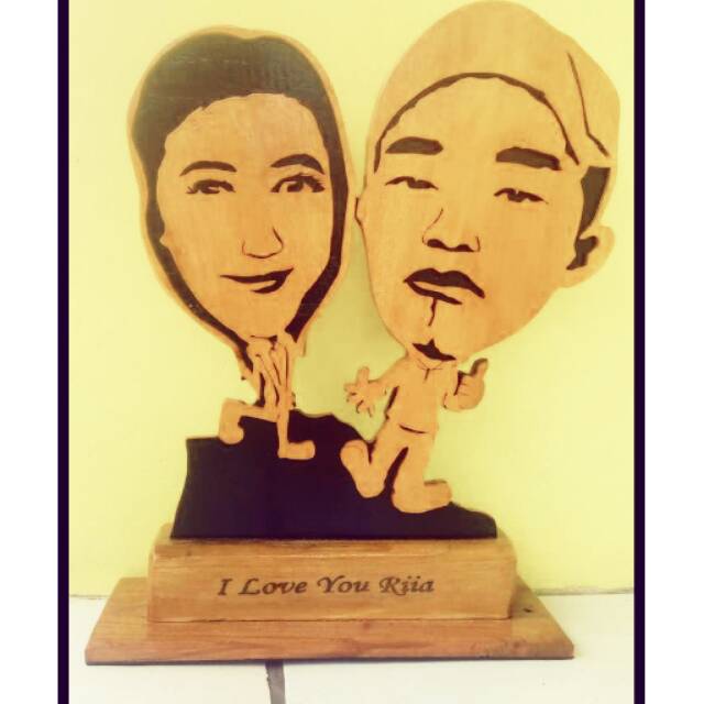 Siluet kayu karikatur