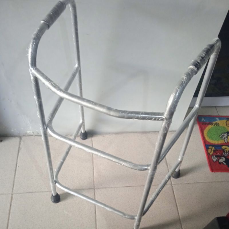 walker alat bantu jalan sol karet murni (Jaminan Mutu baik) / COD (100 kg up) /Walker Lansia/walker murah/