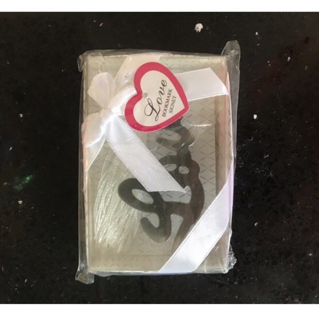

bookmark signet love