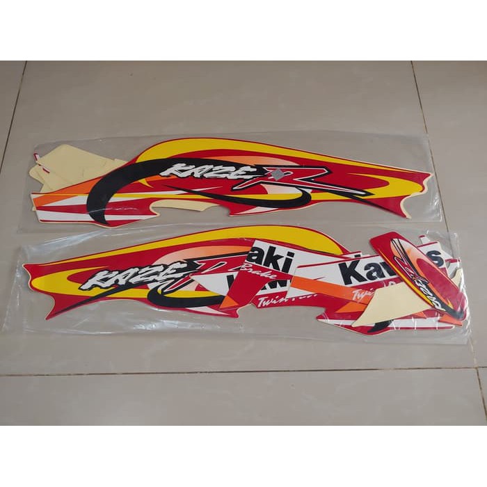 BERKUALITAS Stiker Bodi & Lis Body & Striping Kaze R 2002 Merah BAGUS