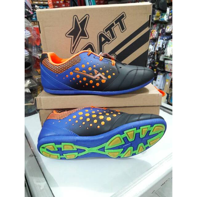 sepatu bola futsal pro att fwd 780 hitam biru oranye