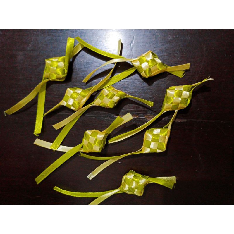 

pita Hiasan Ketupat Mini Lebaran Idul Fitri hijau lumut bukan glitter
