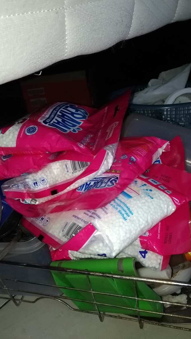 Kapur Barus / Kamper Kiloan Unicon 1 Kg Warna Putih