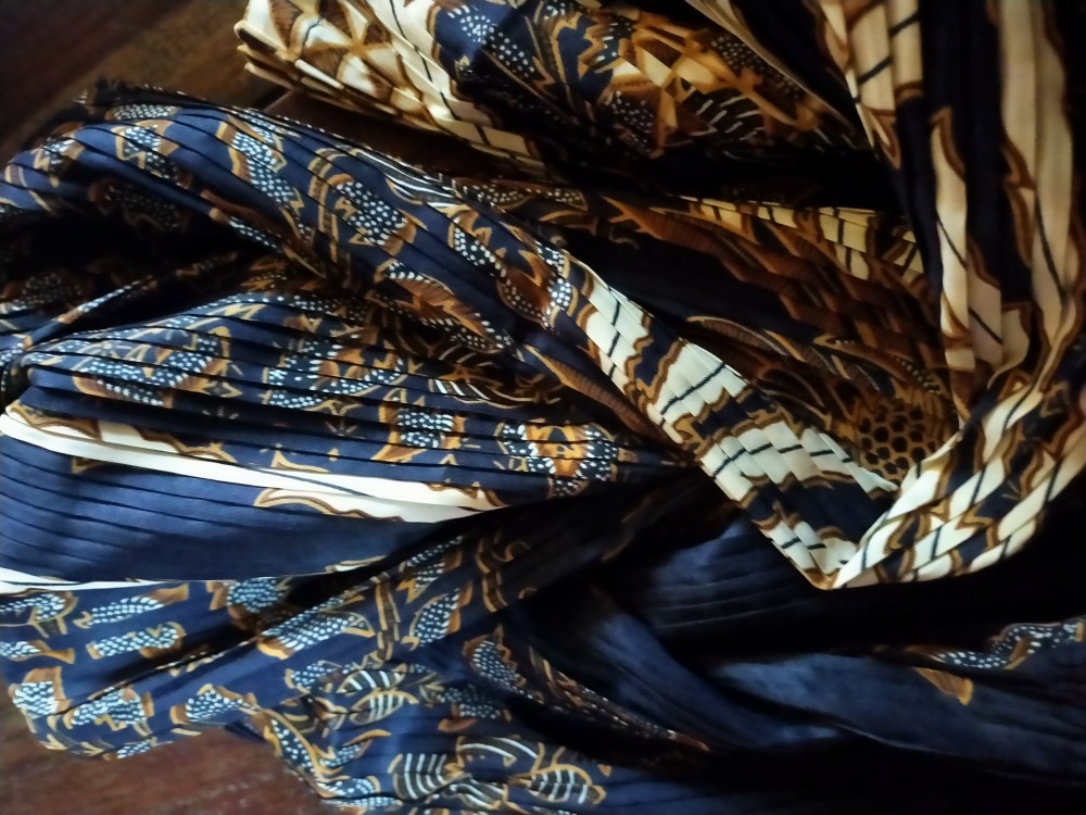 Baju Batik Couple / Batik Couple / Batik Set / Batik Lengan Panjang / Rok Set