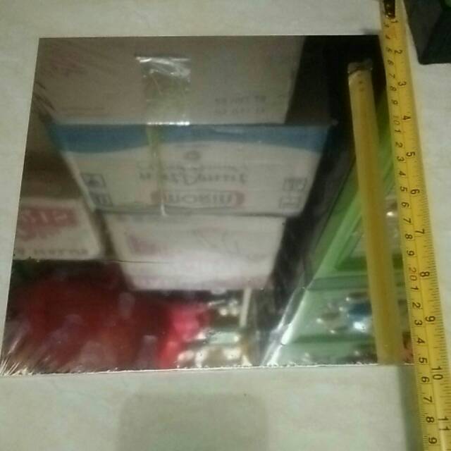 

Tatakan Kue Ulang Tahun Persegi Ukuran 25 1pcs