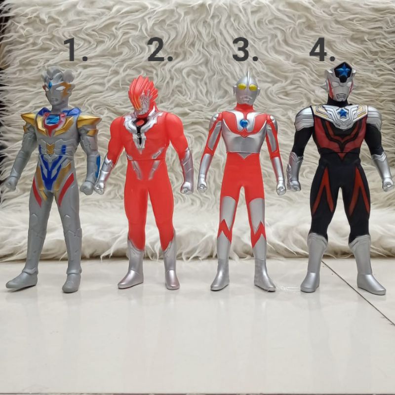 Mainan ultraman bahan karet