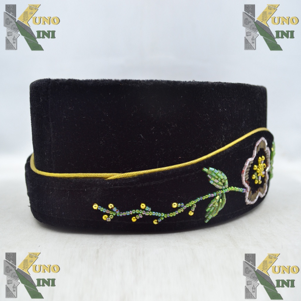 PECI BLUDRU HITAM MOTIF MANIK BUNGA, from Bangka Belitung