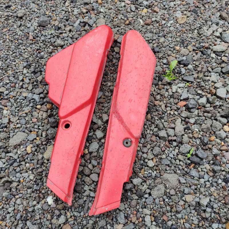 cover sepasang tutup aki accu Yamaha Alfa Yamaha Alfa champ original merah