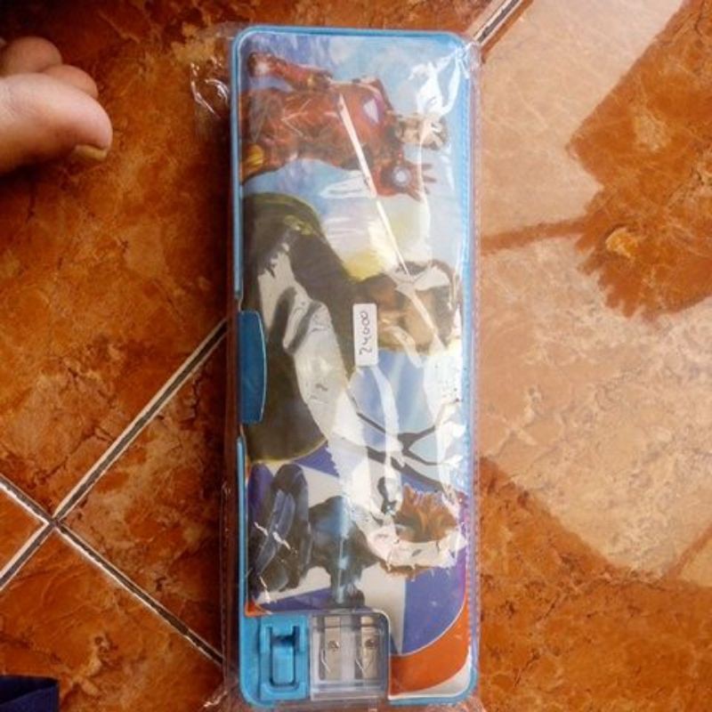 

Tempat pensil cowok G 111
