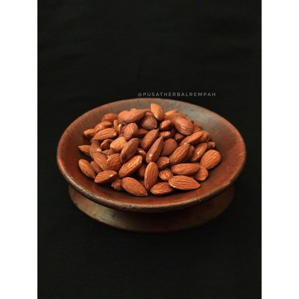 

Kacang Almond Panggang Kupas Siap Makan 500 gr