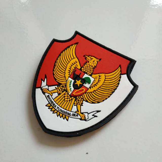 Patch rubber GARUDA DASAR MERAH PUTIH/tempelan karet emblem velcro