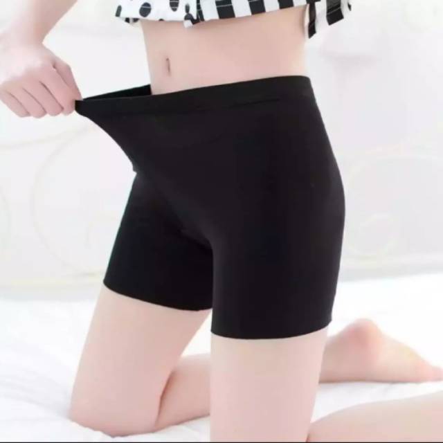 CELANA SHORT WANITA-CELANA PENDEK CEWEK-SHORT CEWEK-DALAMAN WANITA