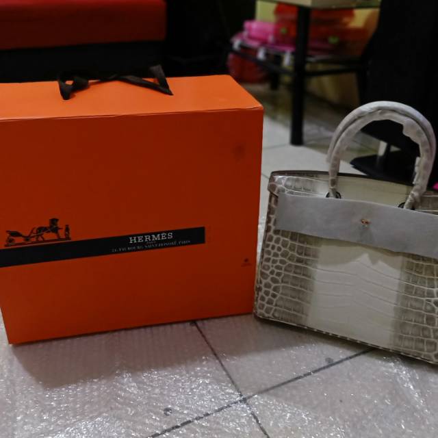 tas hb himalaya mirror hk