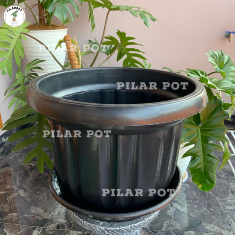 pot bunga tanaman plastik hitam 50cm + tatakan bawah