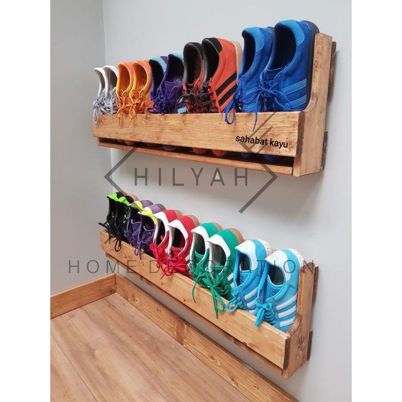 rak sepatu kayu. rak dinding